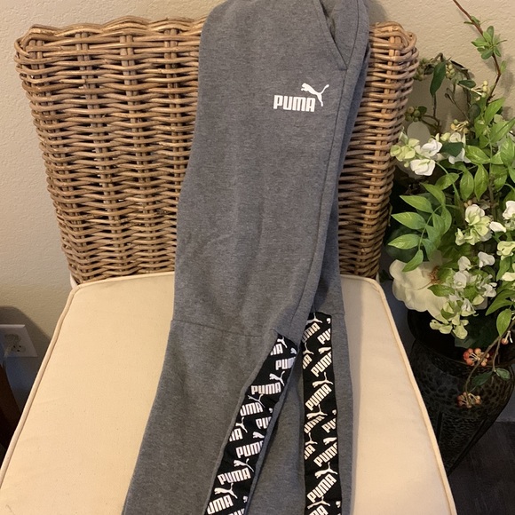 Boys Puma sweats large 14-16, like new - Picture 3 of 5